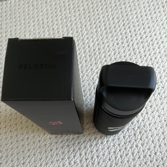 NIB Peloton glass water bottle - Picture 3 of 4